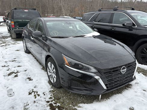 Used 2024 Nissan Altima 2.5 S image 4