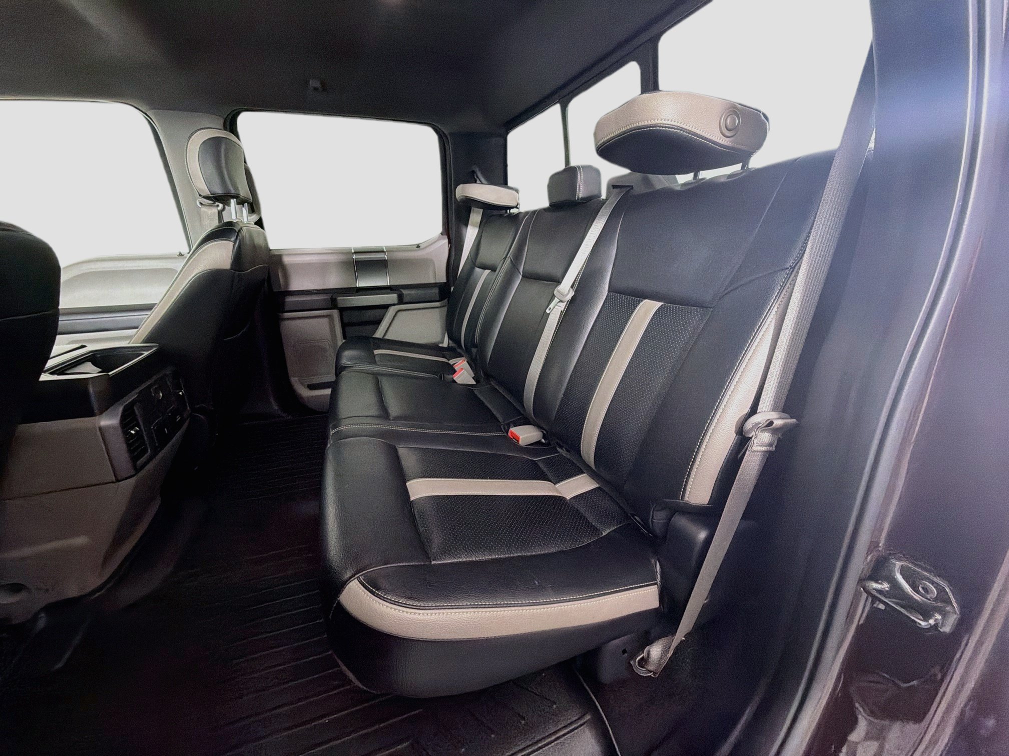Used 2018 Ford F150 XLT w/ Equipment Group 302A Luxury AWD/4WD image 29
