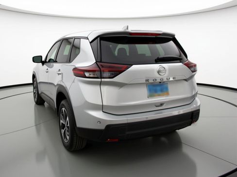 Used 2025 Nissan Rogue SV FWD image 6