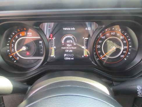 Used 2025 Jeep Wrangler Rubicon w/ Safety Group AWD/4WD image 13