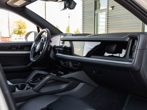 Certified 2024 Porsche Cayenne S image 46