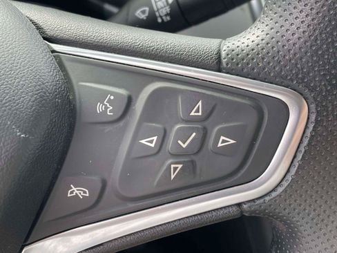Used 2022 Chevrolet Equinox LS w/ LS Convenience Package FWD image 19