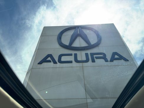 Used 2015 Acura RDX FWD image 2