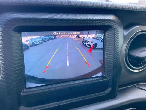 Used 2019 Jeep Wrangler Unlimited Sport S AWD/4WD image 26