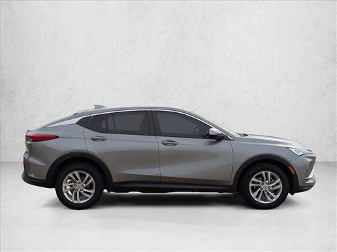 Used 2024 Buick Envista Preferred w/ Advanced Safety Package image 4