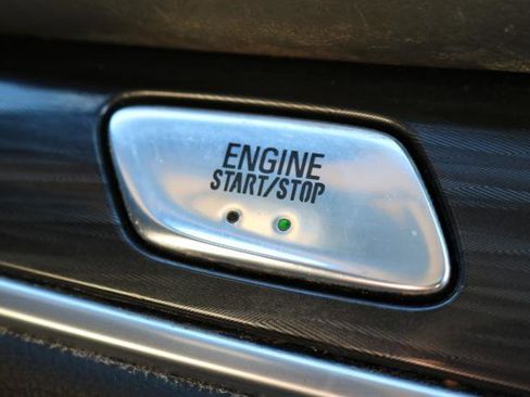 Used 2019 Buick Enclave Essence image 11