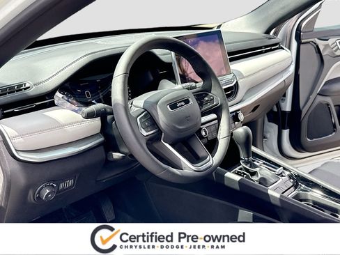Used 2024 Jeep Compass Limited AWD/4WD image 4