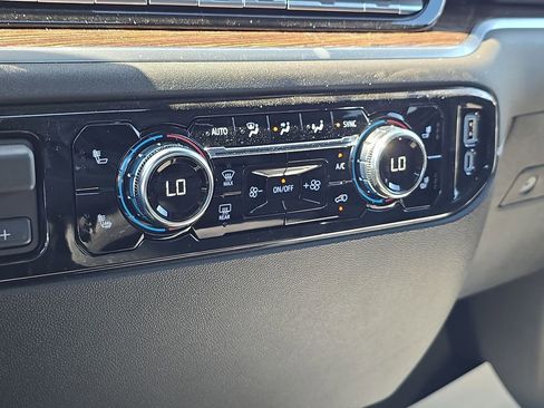 New 2026 GMC Sierra 1500 SLE image 23