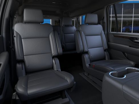 New 2026 Chevrolet Suburban LT w/ Comfort Package AWD/4WD image 19