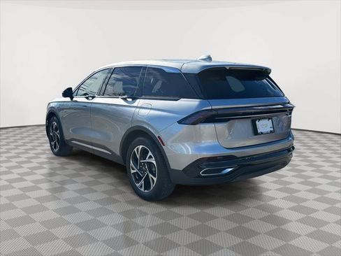 Used 2025 Lincoln Nautilus Premier w/ Equipment Group 102A AWD/4WD image 5
