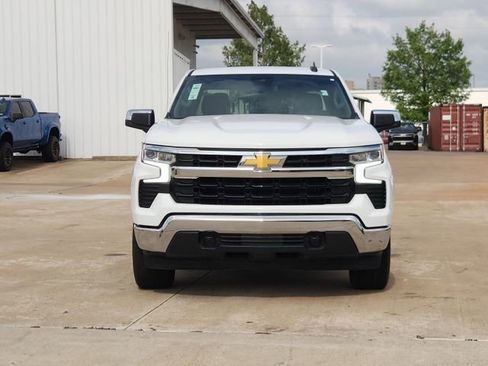 Used 2023 Chevrolet Silverado 1500 LT AWD/4WD image 2