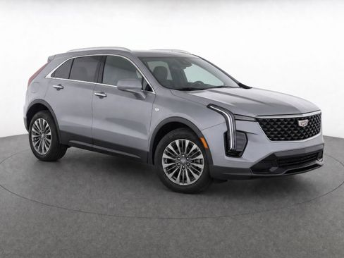 Used 2025 Cadillac XT4 Premium Luxury FWD image 2