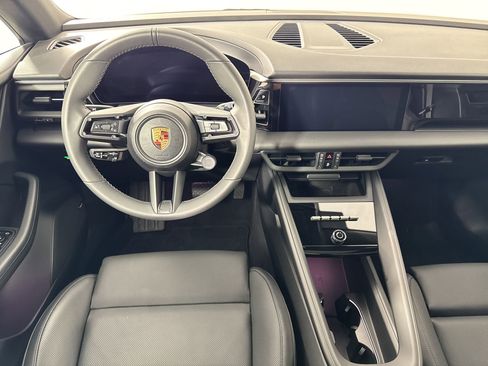 New 2025 Porsche Macan Electric RWD image 27