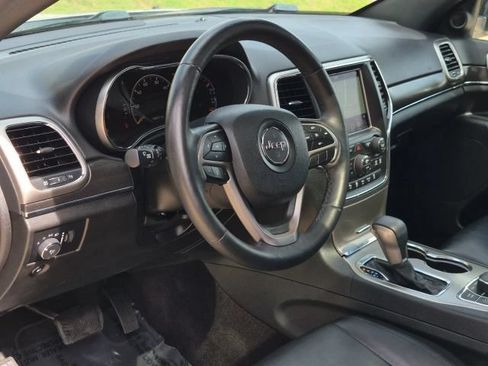 Used 2018 Jeep Grand Cherokee Limited AWD/4WD image 7
