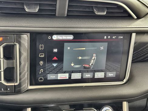 Used 2024 GMC Yukon Denali w/ Denali Reserve Package image 21