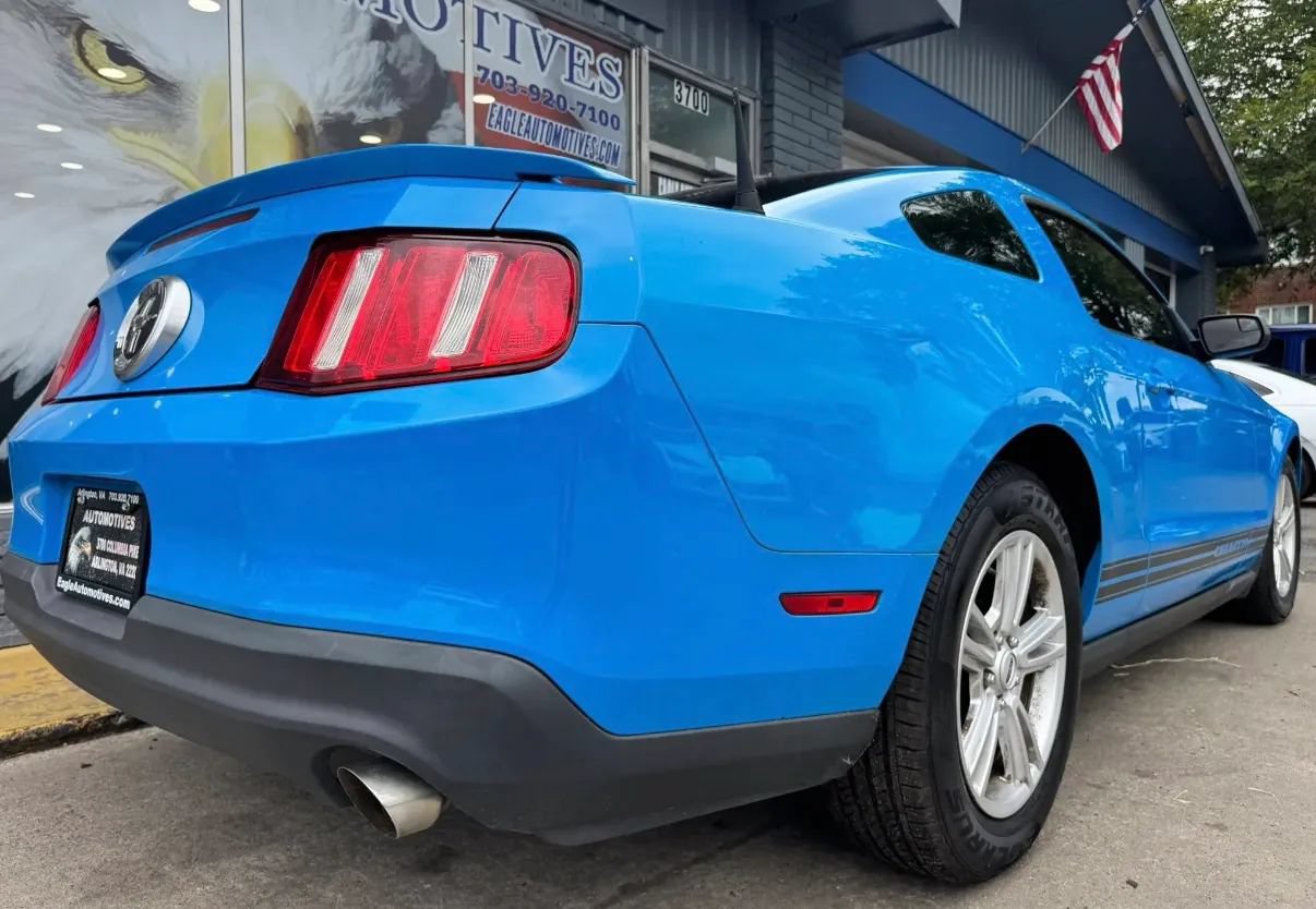Used 2012 Ford Mustang Coupe RWD image 3