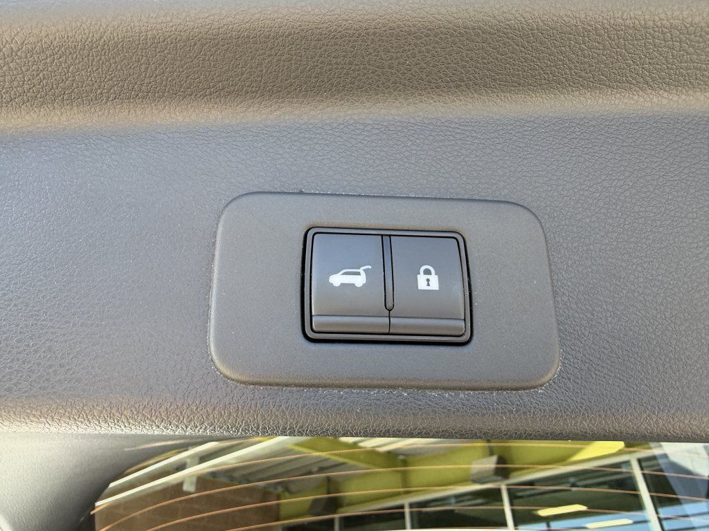 Used 2025 Nissan Murano SL AWD/4WD image 36