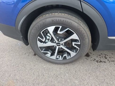 Used 2025 Kia Sportage EX image 7