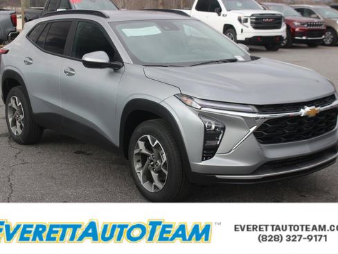 New 2026 Chevrolet Trax LT w/ Driver Confidence Package image 1