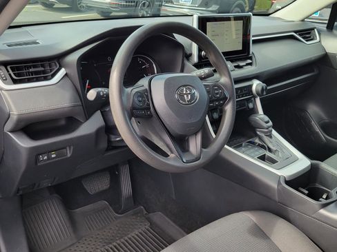 Used 2023 Toyota RAV4 LE image 18