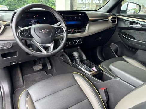 Used 2025 Chevrolet TrailBlazer ACTIV w/ Convenience Package FWD image 19