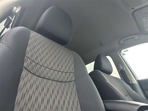 Used 2018 Nissan Rogue SV w/ Premium Package image 23