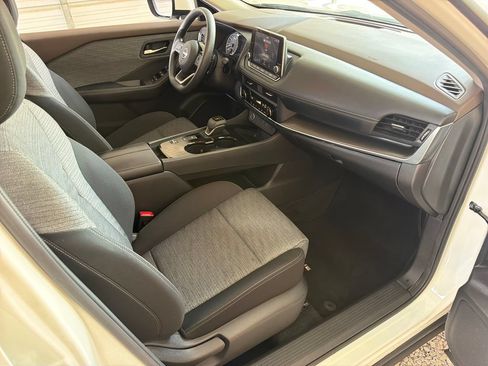Used 2023 Nissan Rogue SV FWD image 26