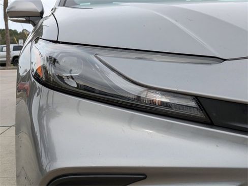 Used 2025 Toyota Camry SE image 10