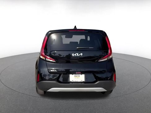 Used 2025 Kia Soul LX w/ LX Technology Package image 12