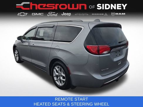 Used 2019 Chrysler Pacifica Touring-L w/ Tire & Wheel Group FWD image 7
