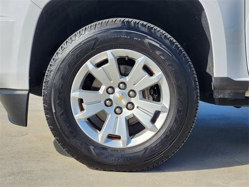 Used 2020 Chevrolet Colorado LT w/ Luxury Package image 11