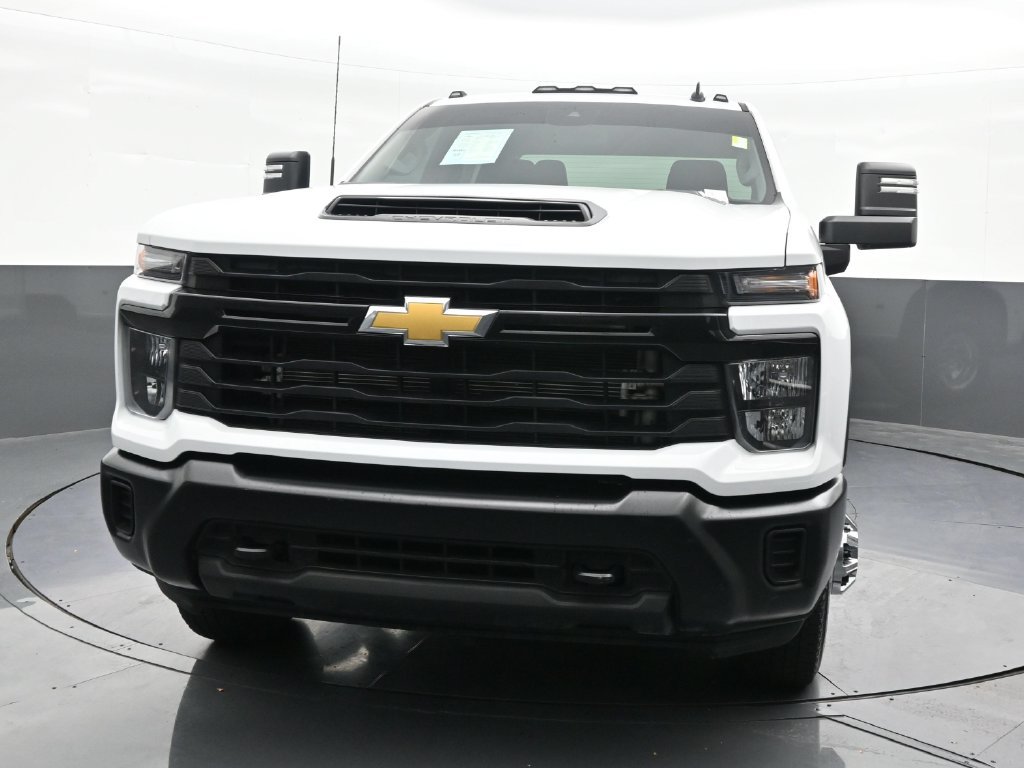 Used 2025 Chevrolet Silverado 3500 W/T AWD/4WD image 9