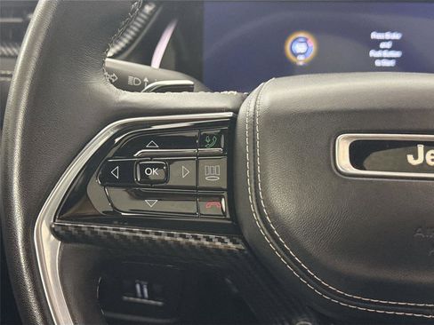 Used 2022 Jeep Grand Cherokee L Overland w/ MOPAR Finishing Package AWD/4WD image 18