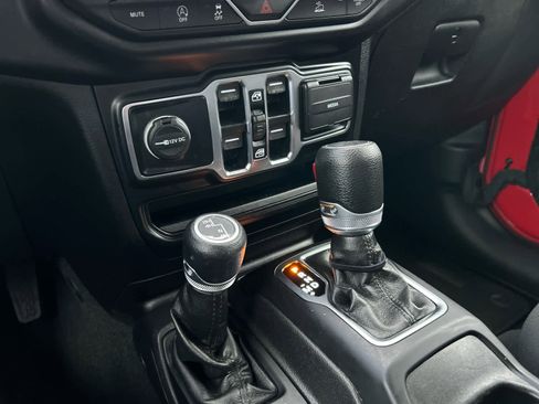 Used 2022 Jeep Wrangler Unlimited Sport AWD/4WD image 29