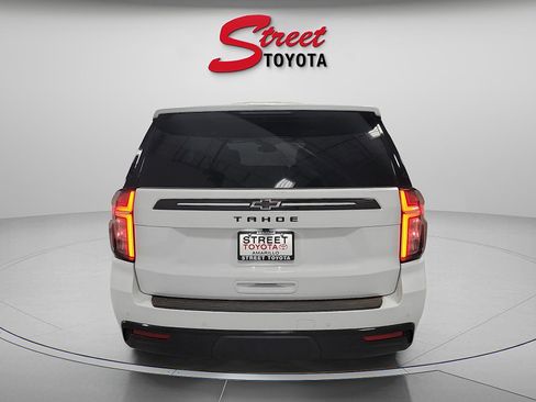 Used 2023 Chevrolet Tahoe Z71 w/ Luxury Package AWD/4WD image 3