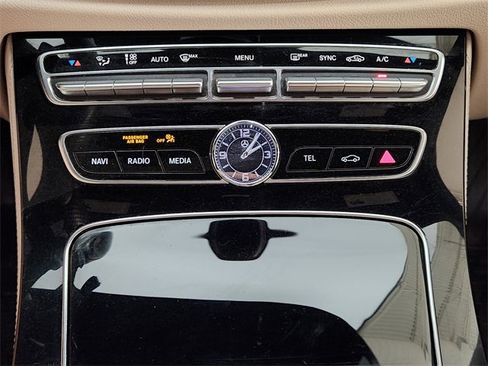 Used 2017 Mercedes-Benz E 400 4MATIC Wagon image 18