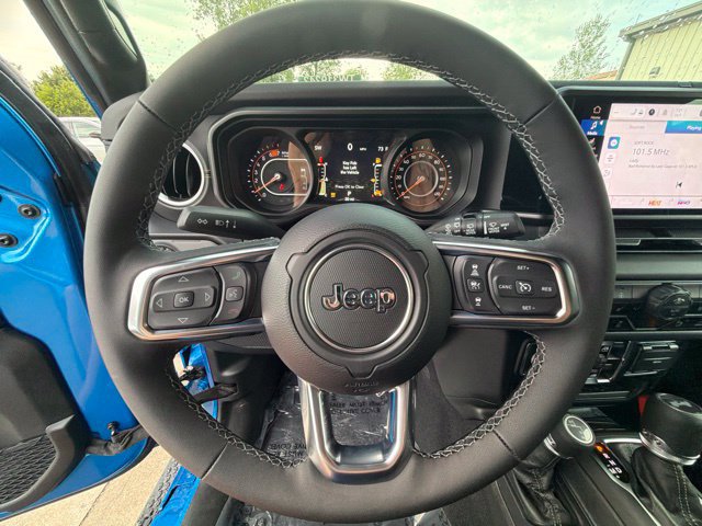 New 2026 Jeep Wrangler Unlimited Sahara w/ Whitecap Package AWD/4WD image 24