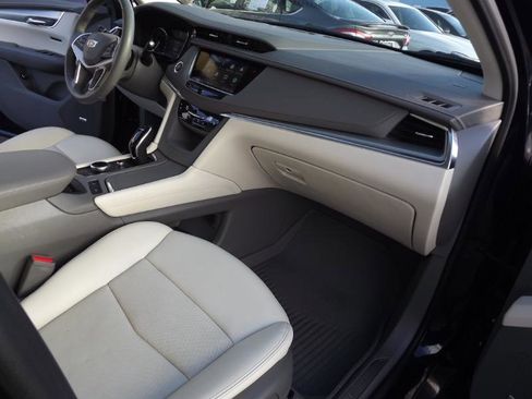 Used 2021 Cadillac XT5 Premium Luxury w/ LPO, Floor Liner Package image 32