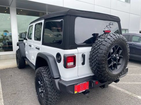 Used 2024 Jeep Wrangler Unlimited Sport AWD/4WD image 4