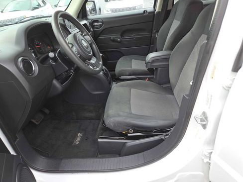 Used 2013 Jeep Patriot Sport FWD image 19