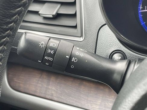 Used 2019 Subaru Outback 2.5i Limited AWD/4WD image 13