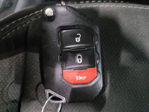 Used 2020 Jeep Wrangler Unlimited Sport AWD/4WD image 32