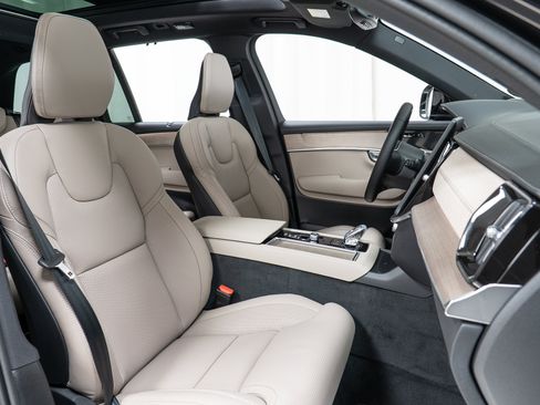 New 2026 Volvo XC90 B6 Ultra w/ Protection Package AWD/4WD image 22
