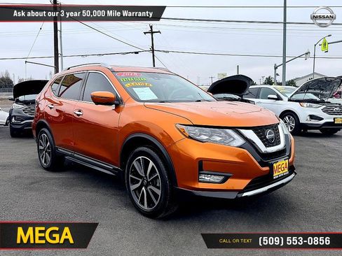 Used 2018 Nissan Rogue SL w/ Premium Package image 6
