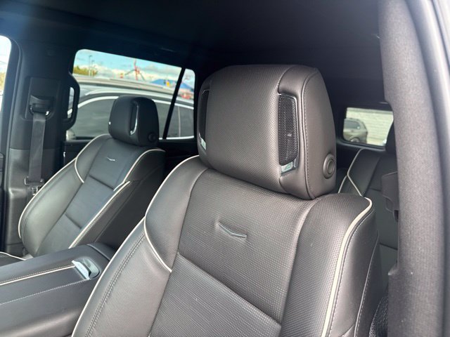 Used 2023 Cadillac Escalade Premium Luxury AWD/4WD image 28