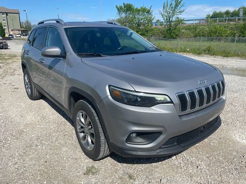 Used 2021 Jeep Cherokee Latitude Plus w/ Sun & Sound Group AWD/4WD image 4