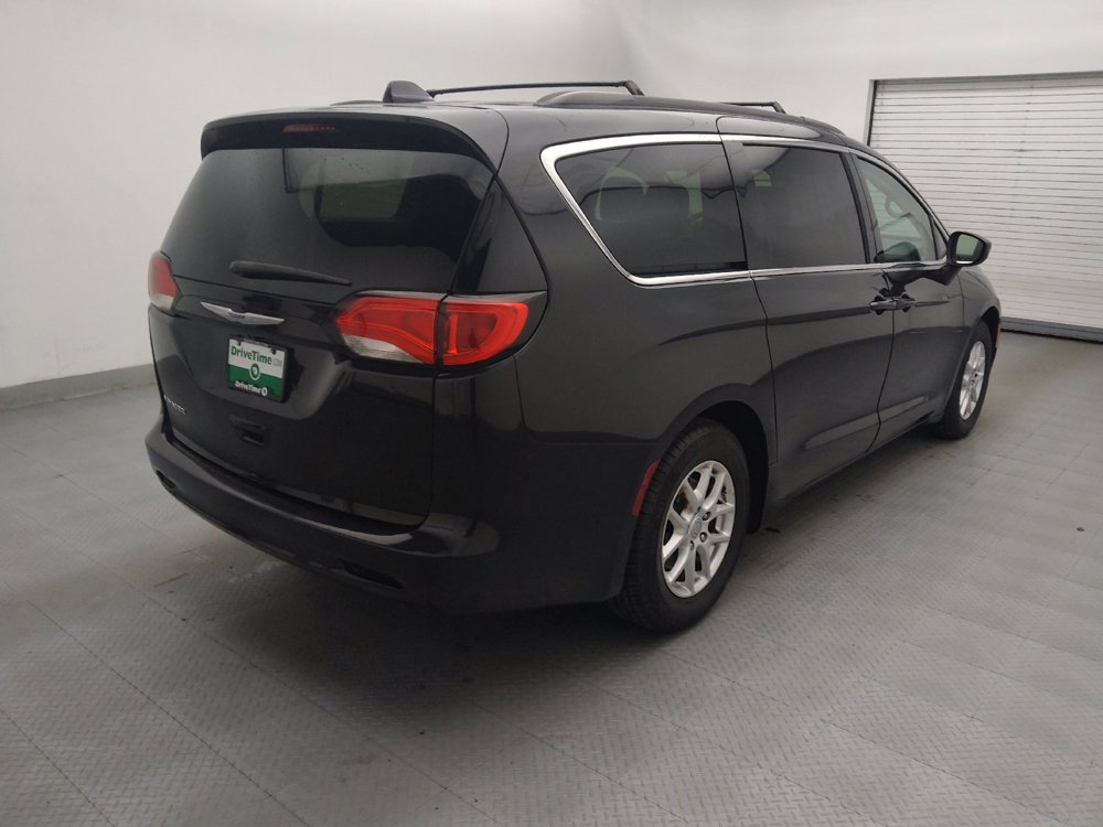 Used 2020 Chrysler Voyager Lxi FWD image 9