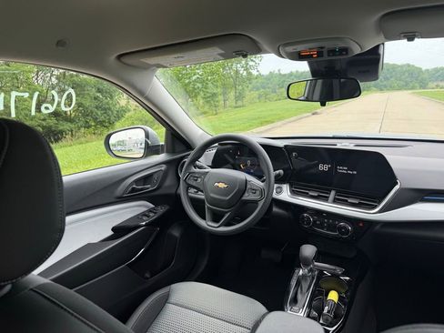 New 2026 Chevrolet Trax LT FWD image 18