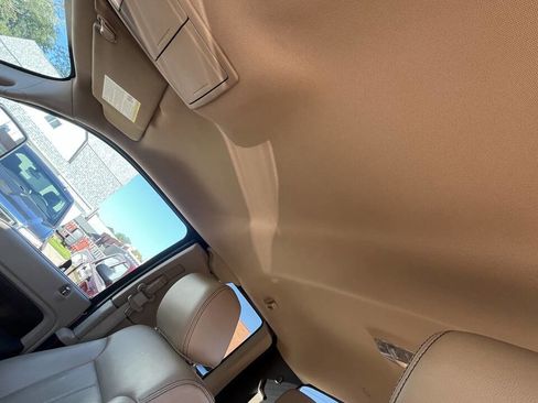 Used 2013 Ford F150 Lariat w/ Lariat Chrome Pkg image 11