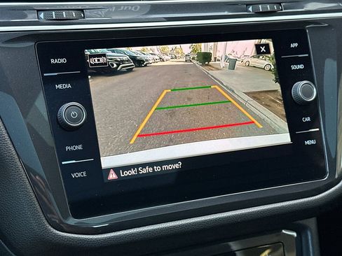 Used 2024 Volkswagen Tiguan SE R-Line image 19